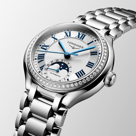 Longines horloge met een kast in staal, met een wijzerplaat in het zilver en een diameter van 34 mm