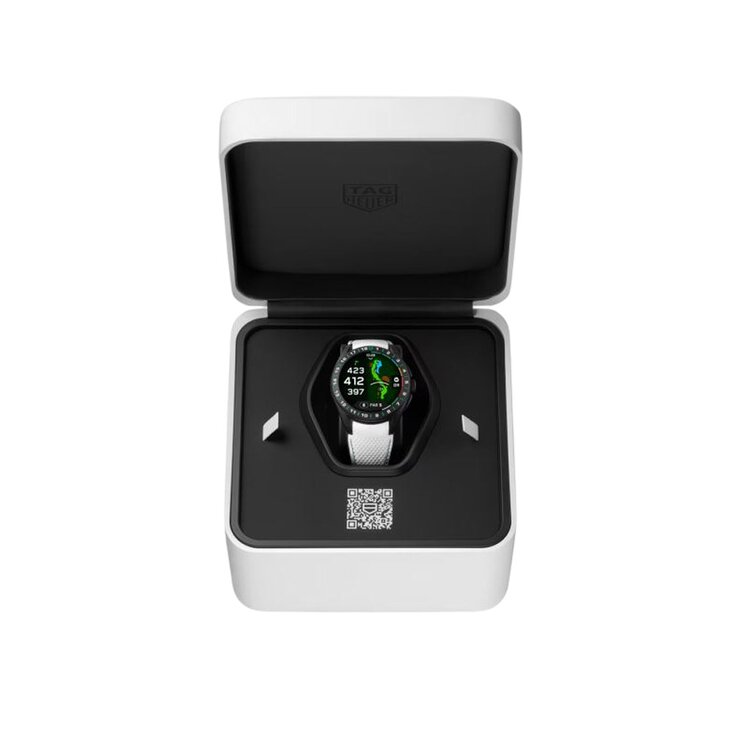 TAG Heuer horloge met een kast in titanium, met een wijzerplaat in het zwart en een diameter van 45 mm