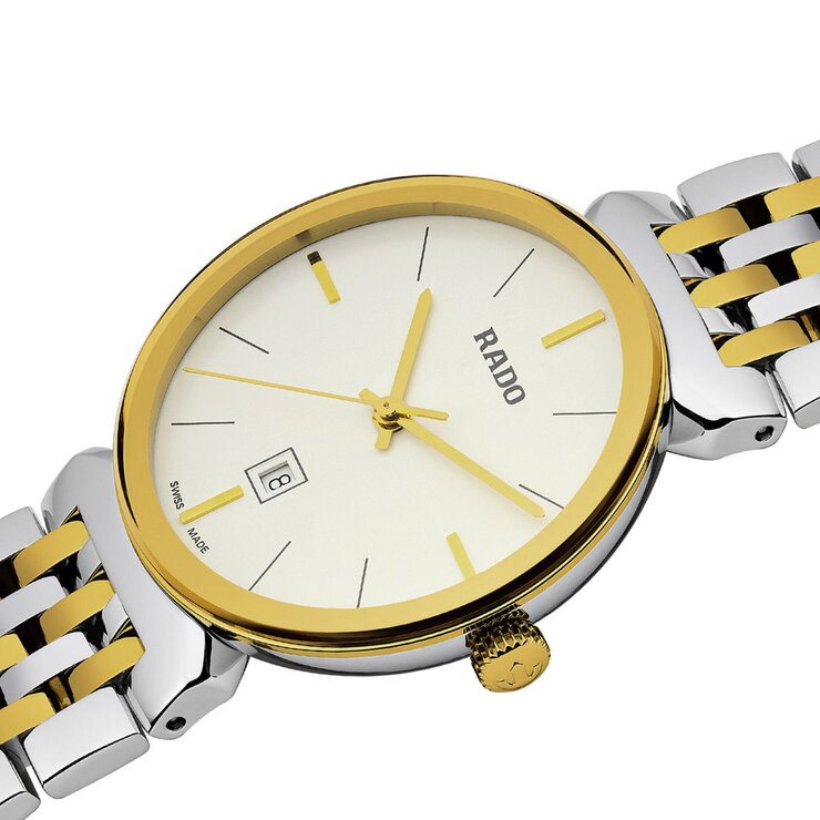 Rado horloge met een kast in gele pvd-coating op staal, met een wijzerplaat in het wit en een diameter van 30 mm