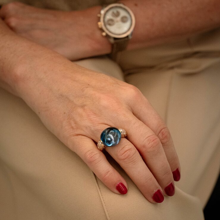 Pomellato ring in rosé goud 18kt met topaas london omringd door briljanten van 0,94 karaat