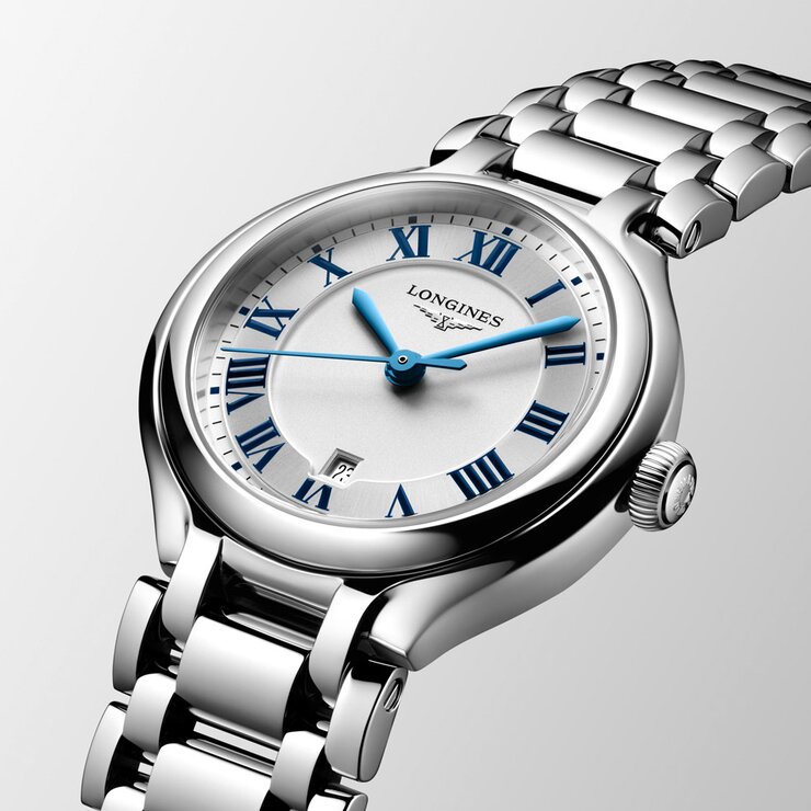 Longines horloge met een kast in staal, met een wijzerplaat in het zilver en een diameter van 30 mm