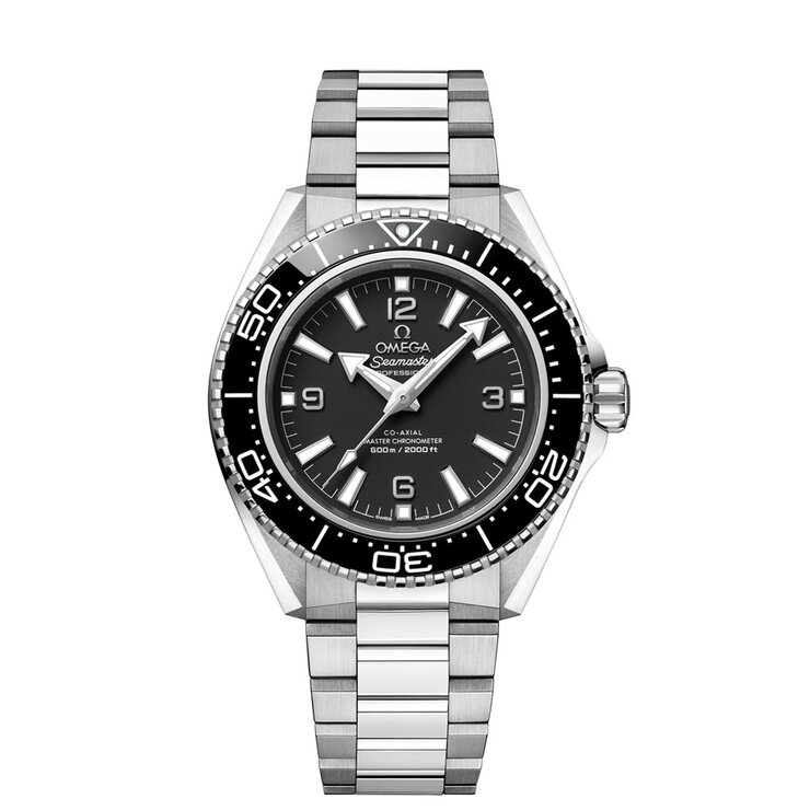 Omega horloge met een kast in keramiek op staal, met een wijzerplaat in het zwart en een diameter van 42 mm