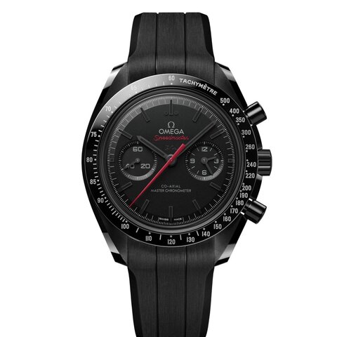 Omega horloge met een kast in keramiek, met een wijzerplaat in het zwart en een diameter van 44 mm