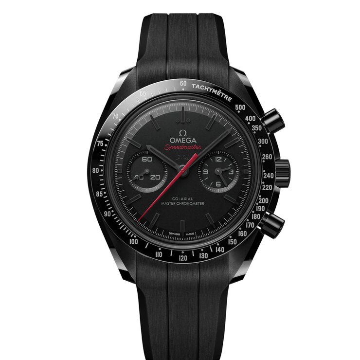 Omega horloge met een kast in keramiek, met een wijzerplaat in het zwart en een diameter van 44 mm