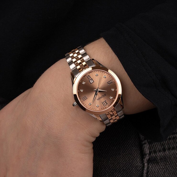 Balmain horloge met een kast in rosé pvd-coating op staal, met een wijzerplaat in het rosé met briljant en een diameter van 30 mm