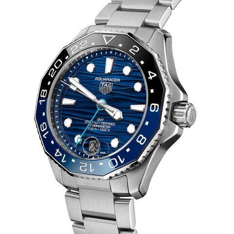 TAG Heuer horloge met een kast in staal, met een wijzerplaat in het blauw en een diameter van 42 mm
