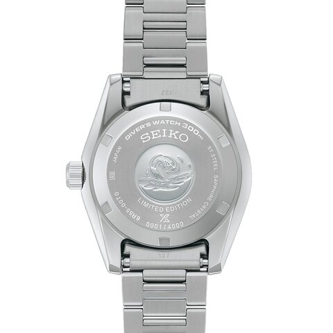 Seiko horloge met een kast in staal, met een wijzerplaat in het blauw en een diameter van 40 mm