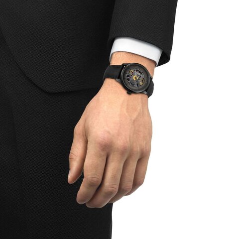 Tissot horloge met een kast in staal, met een wijzerplaat in het grijs en een diameter van 39 mm