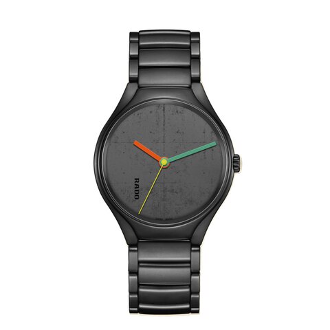 Rado horloge met een kast in keramiek, met een wijzerplaat in het zwart en een diameter van 40 mm