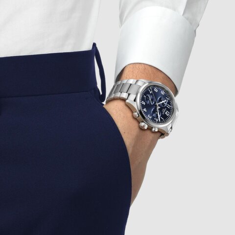 Tissot horloge met een kast in staal, met een wijzerplaat in het blauw en een diameter van 42 mm