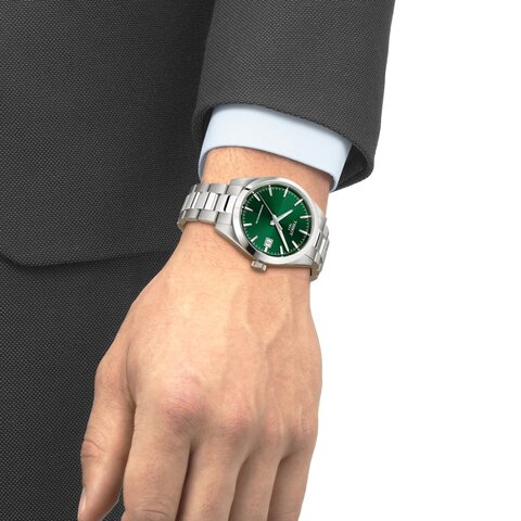 Tissot horloge met een kast in staal, met een wijzerplaat in het groen en een diameter van 38 mm