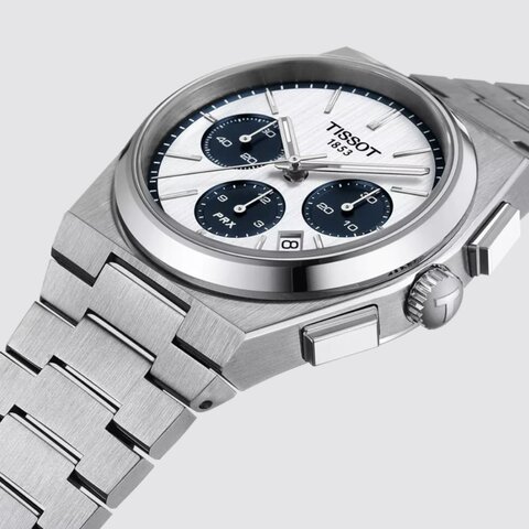 Tissot horloge met een kast in staal, met een wijzerplaat in het zilver en een diameter van 42 mm