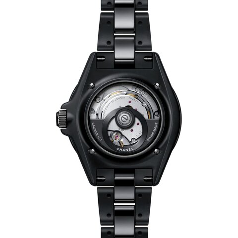 CHANEL horloge met een kast in keramiek, met een wijzerplaat in het zwart en een diameter van 42 mm