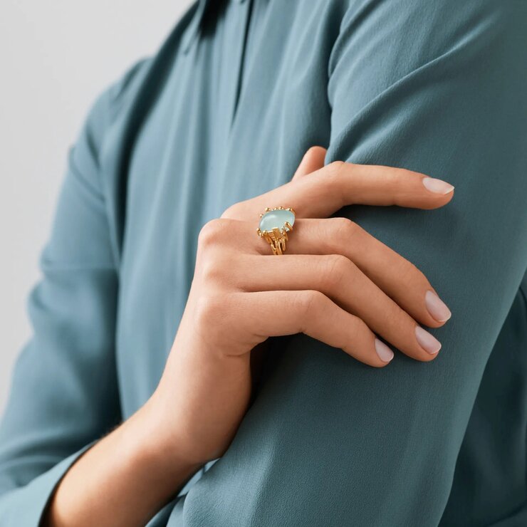 Ole Lynggaard ring in geel goud 18kt met aquamarijn omringd door briljanten van 0,04 karaat