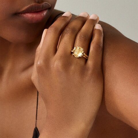 Ole Lynggaard ring in geel goud 18kt met quartz rutile omringd door briljanten van 0,02 karaat