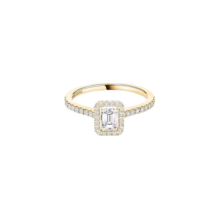 Messika ring in geel goud 18kt met emerald diamant van 0,25 karaat als hoofdsteen omringd door briljanten van 0,20 karaat