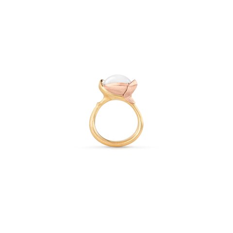 Ole Lynggaard ring in geel goud 18kt met maansteen omringd door briljanten van 0,05 karaat