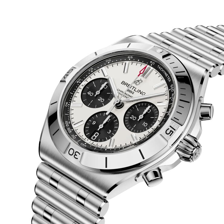 montre Breitling avec un boîtier en acier, un cadran blanc et un diamètre de 42 mm