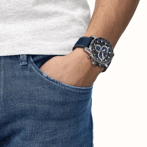 Tissot horloge met een kast in staal, met een wijzerplaat in het zwart en een diameter van 45.5 mm