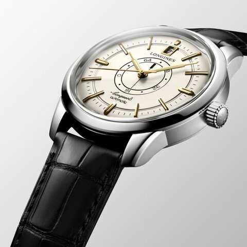 Longines horloge met een kast in staal, met een wijzerplaat in het beige en een diameter van 38 mm