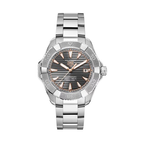 TAG Heuer horloge met een kast in titanium, met een wijzerplaat in het grijs en een diameter van 40 mm