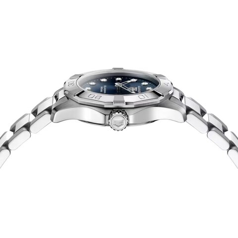 TAG Heuer horloge met een kast in staal, met een wijzerplaat in het blauw met briljant en een diameter van 28 mm