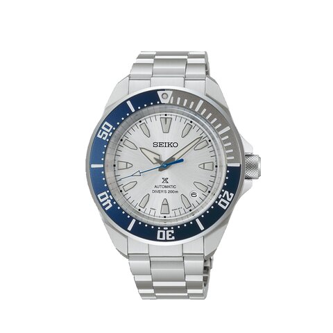 montre Seiko avec un boîtier en acier, un cadran argent et un diamètre de 42 mm