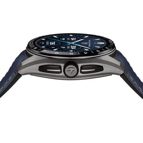 TAG Heuer horloge een wijzerplaat in het zwart en een diameter van 45 mm
