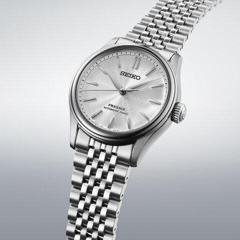 Seiko horloge met een kast in staal, met een wijzerplaat in het zilver en een diameter van 38 mm