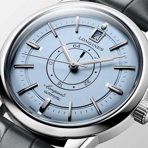 Longines horloge met een kast in staal, met een wijzerplaat in het blauw en een diameter van 38 mm