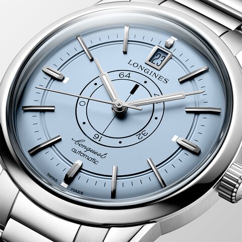 Longines horloge met een kast in staal, met een wijzerplaat in het blauw en een diameter van 38 mm