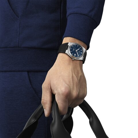 Tissot horloge met een kast in staal, met een wijzerplaat in het blauw en een diameter van 40 mm