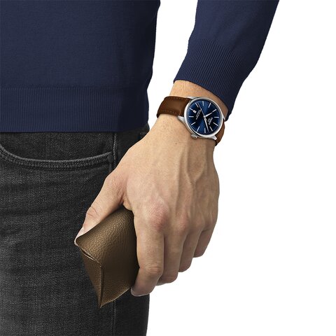 Tissot horloge met een kast in staal, met een wijzerplaat in het blauw en een diameter van 39 mm