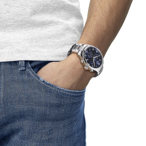 Tissot horloge met een kast in staal, met een wijzerplaat in het blauw en een diameter van 45 mm