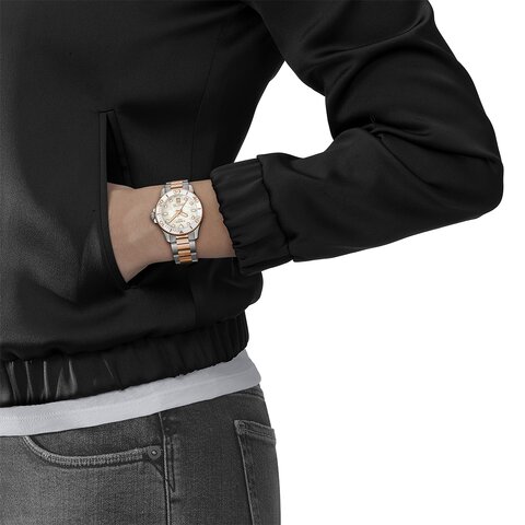 Tissot horloge met een kast in rosé pvd-coating op staal, met een wijzerplaat in het parelmoer en een diameter van 36 mm