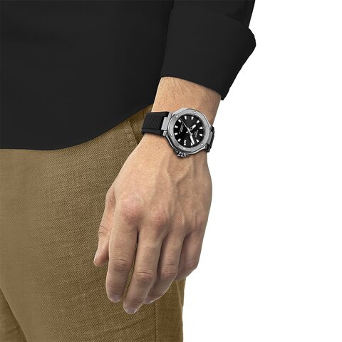 Tissot horloge met een kast in staal, met een wijzerplaat in het zwart en een diameter van 41 mm