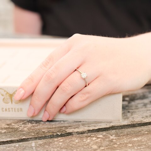 bague de fiançailles The Exclusive Collection en or blanc 18 ct avec brillant (diamant rond) de 0.5 carat