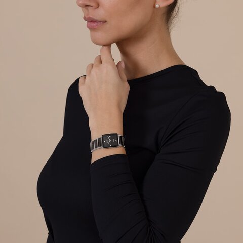 Rado horloge met een kast in staal, met een wijzerplaat in het zwart met briljant en een diameter van 23 mm