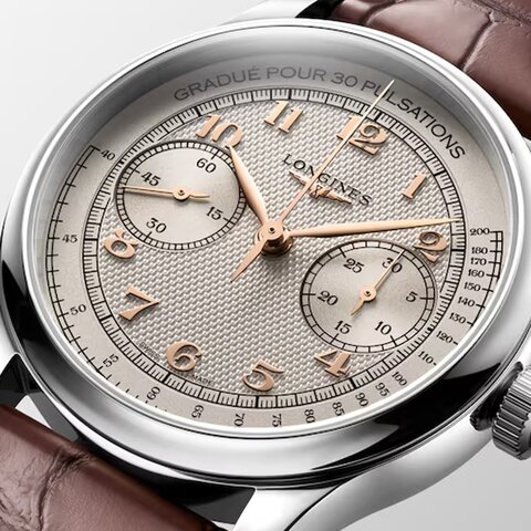 Longines horloge met een kast in staal, met een wijzerplaat in het beige en een diameter van 41 mm