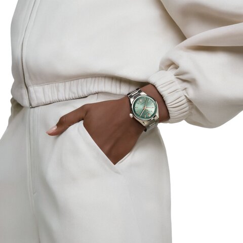 TAG Heuer horloge met een kast in staal, met een wijzerplaat in het groen en een diameter van 36 mm