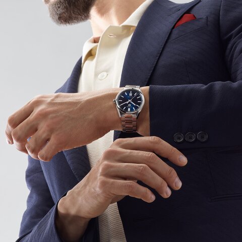 TAG Heuer horloge met een kast in staal, met een wijzerplaat in het blauw en een diameter van 39 mm