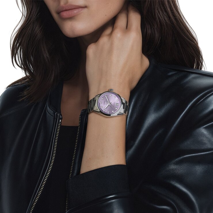 TAG Heuer horloge met een kast in staal, met een wijzerplaat in het paars met briljant en een diameter van 36 mm