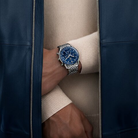 TAG Heuer horloge met een kast in staal, met een wijzerplaat in het blauw en een diameter van 41 mm