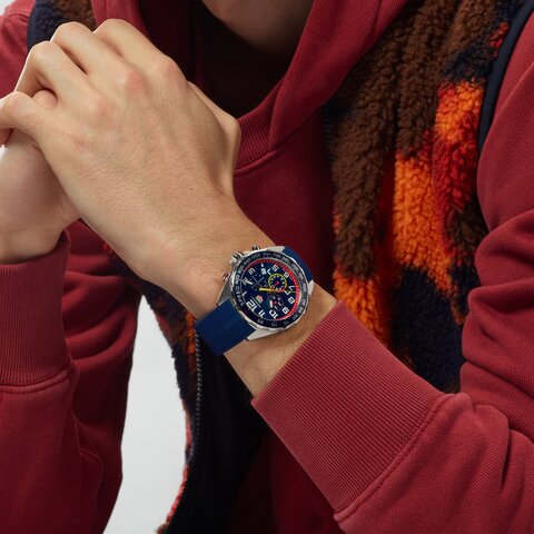 TAG Heuer horloge met een kast in staal, met een wijzerplaat in het blauw en een diameter van 43 mm