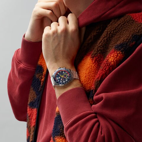 TAG Heuer horloge met een kast in staal, met een wijzerplaat in het blauw en een diameter van 43 mm