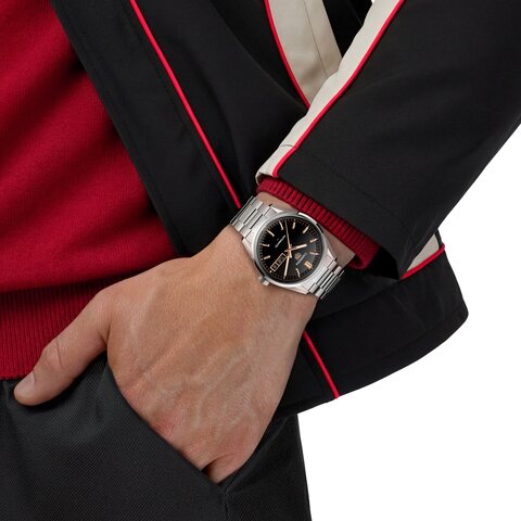 TAG Heuer horloge met een kast in staal, met een wijzerplaat in het zwart en een diameter van 41 mm