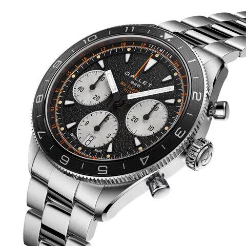 Gallet horloge met een kast in staal, met een wijzerplaat in het zwart en een diameter van 42 mm