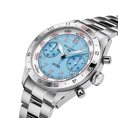 montre Gallet avec un boîtier en acier, un cadran bleu et un diamètre de 40 mm