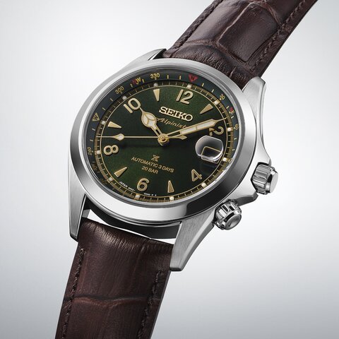 Seiko horloge met een kast in staal, met een wijzerplaat in het groen en een diameter van 39.5 mm