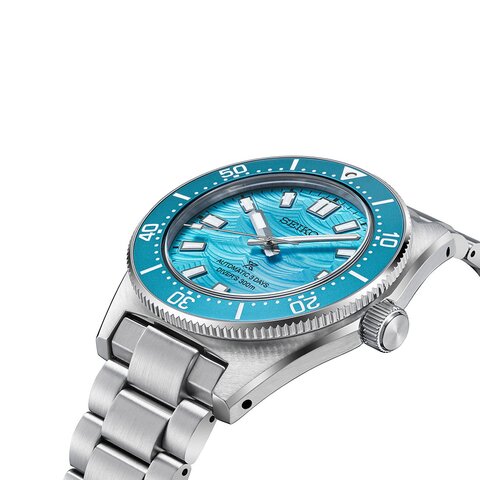 montre Seiko avec un boîtier en acier, un cadran bleu et un diamètre de 40 mm